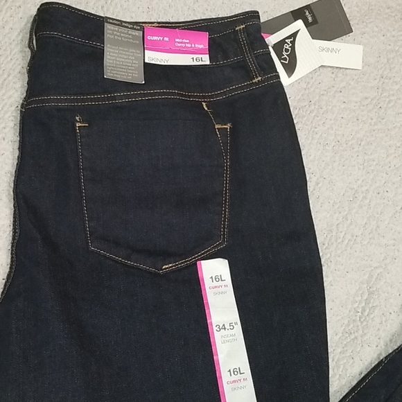 Mossimo - Picture 2 of 3